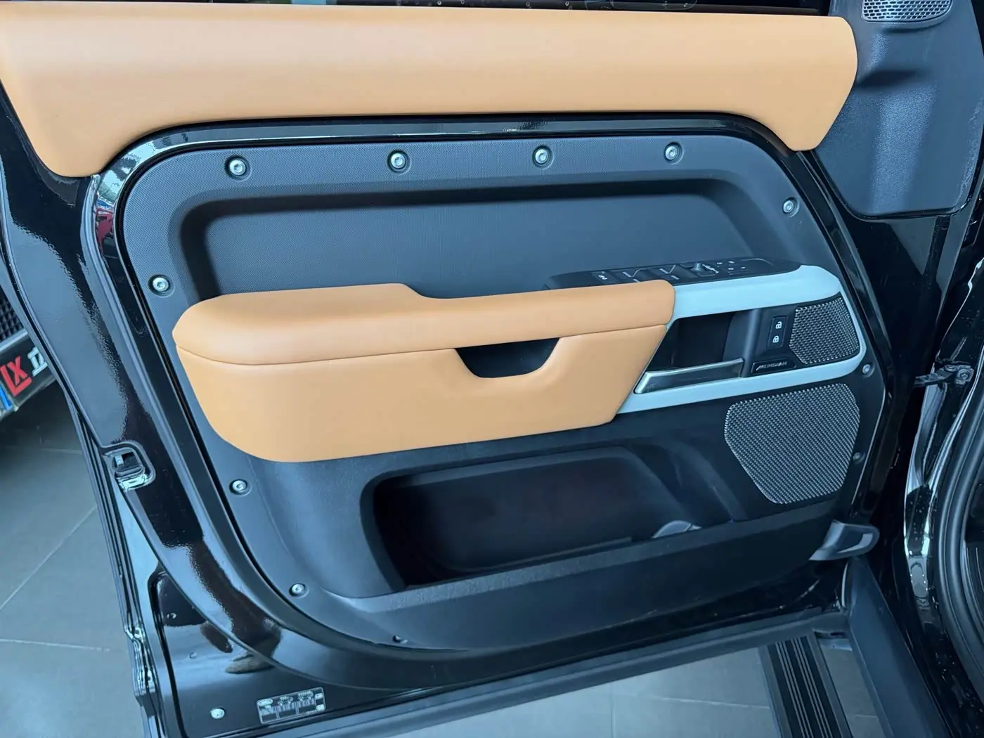 Land Rover Defender 2024 — Şəkil 10/19