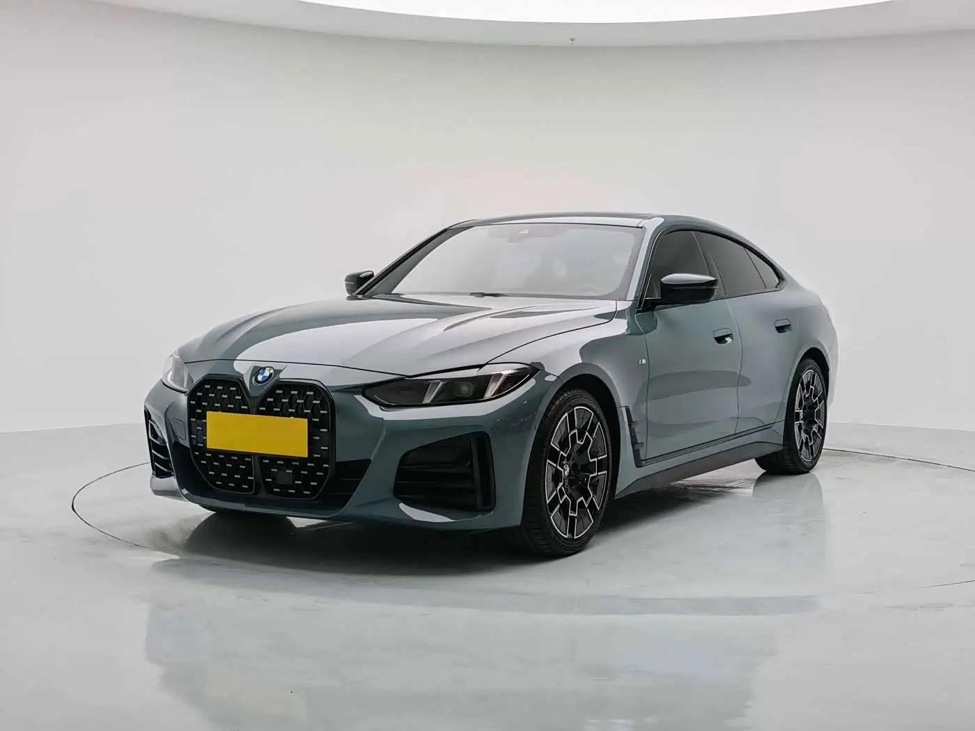 BMW 4 Series, 2025