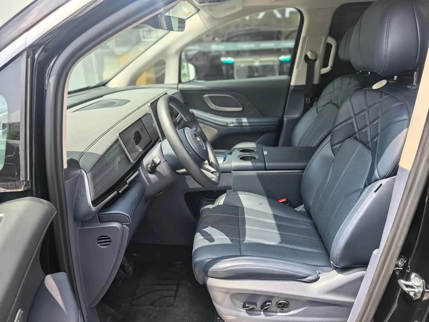 Voyah Auto Voyah Dreamer 2025 — Şəkil 15/20