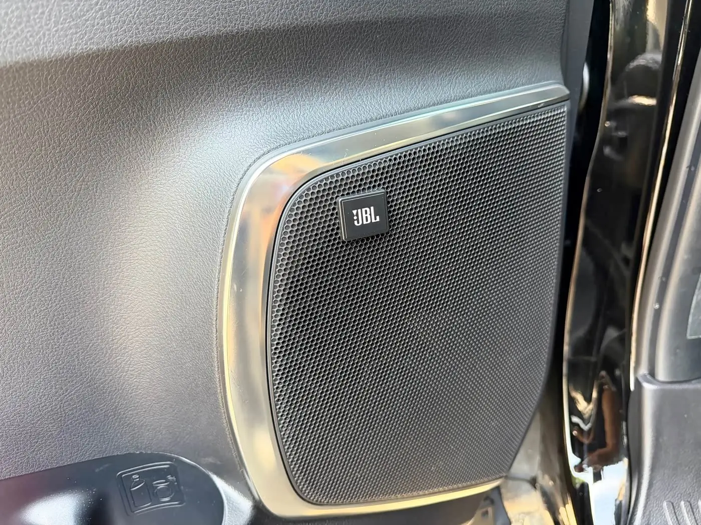 Toyota Vellfire 2022 — Photo 8/17