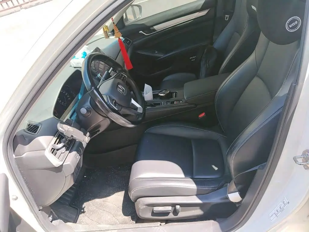 Honda Inspire 2019 — Photo 11/20