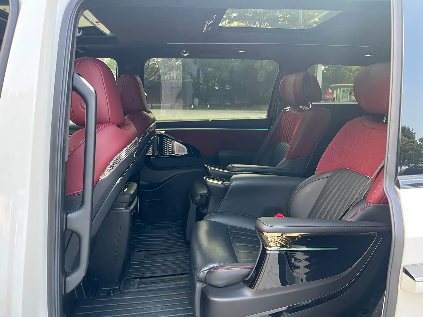 GAC Trumpchi Trumpchi M8 2023 — Photo 9/20