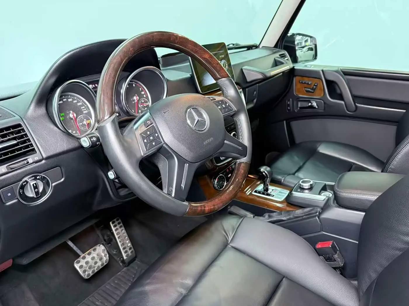 Mercedes-Benz G-Class 2019 — Фото 9/19