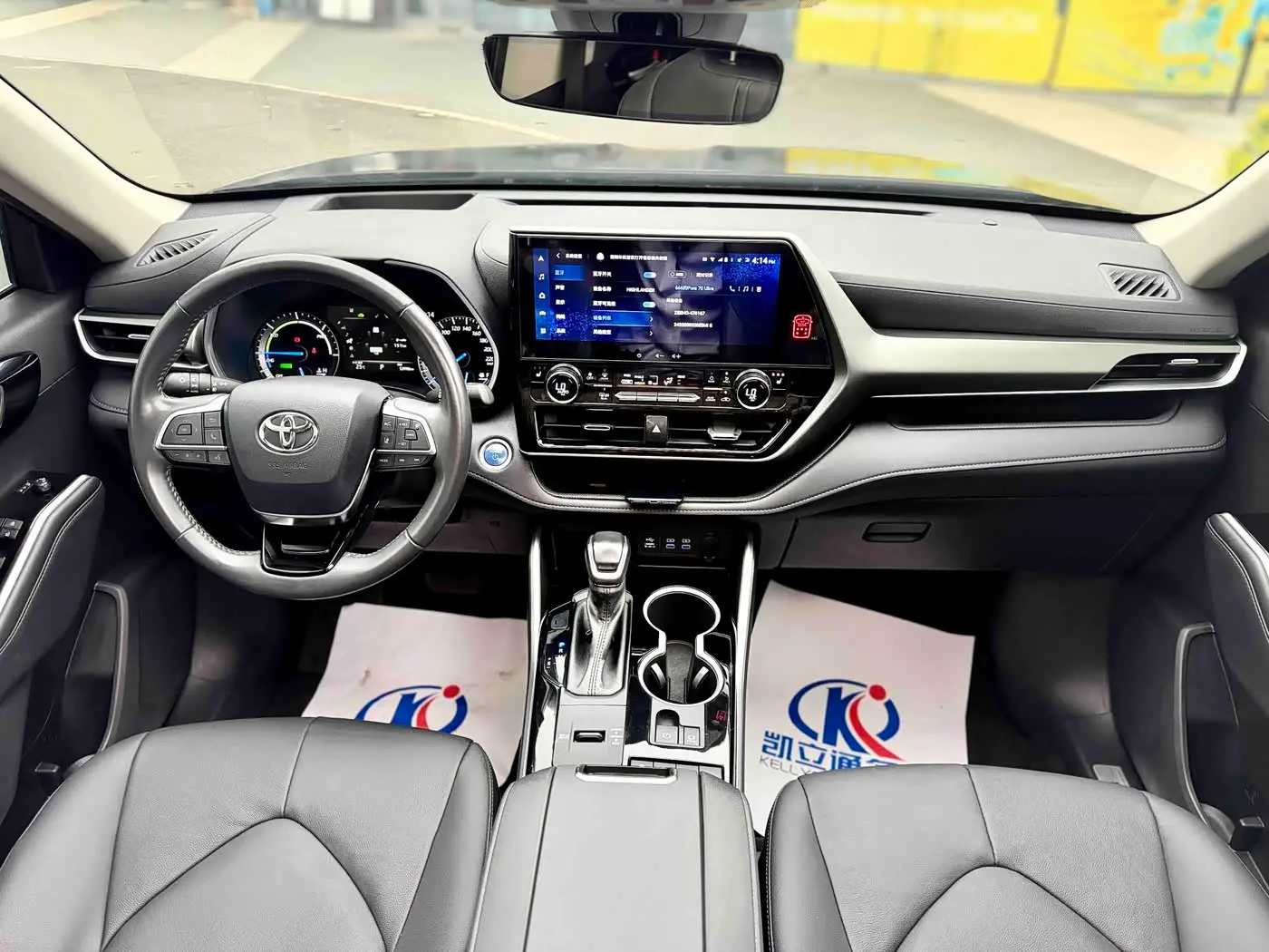Toyota Highlander 2022 — Photo 12/12