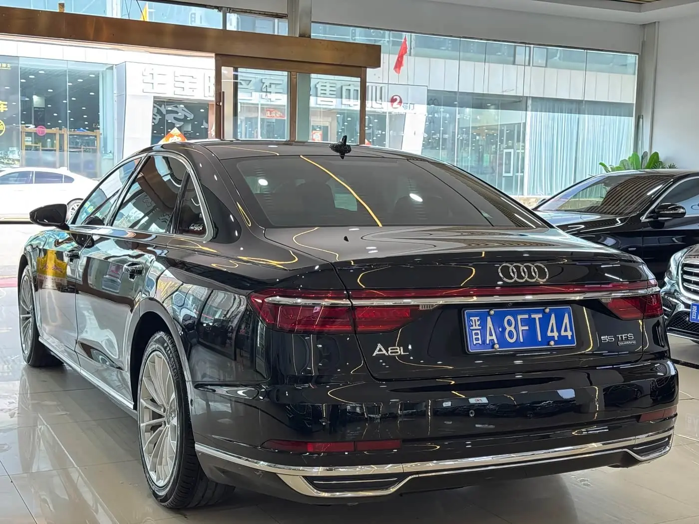 Audi A8 2019 — Фото 6/10
