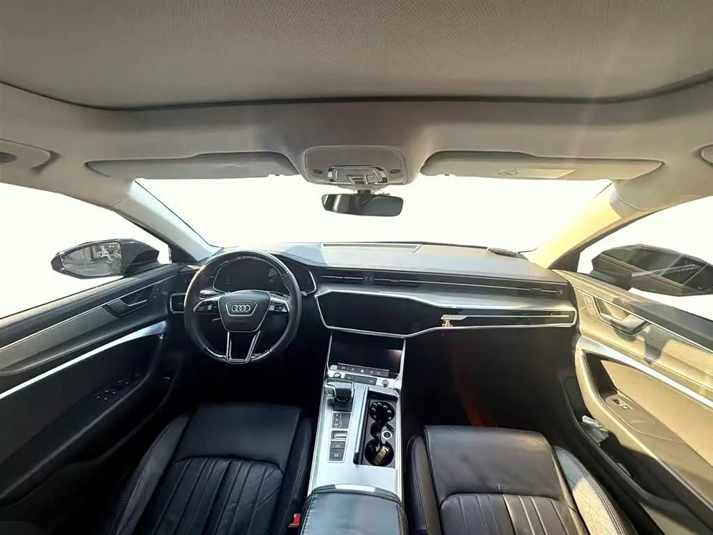 Audi A6L 2021 — Photo 4/11