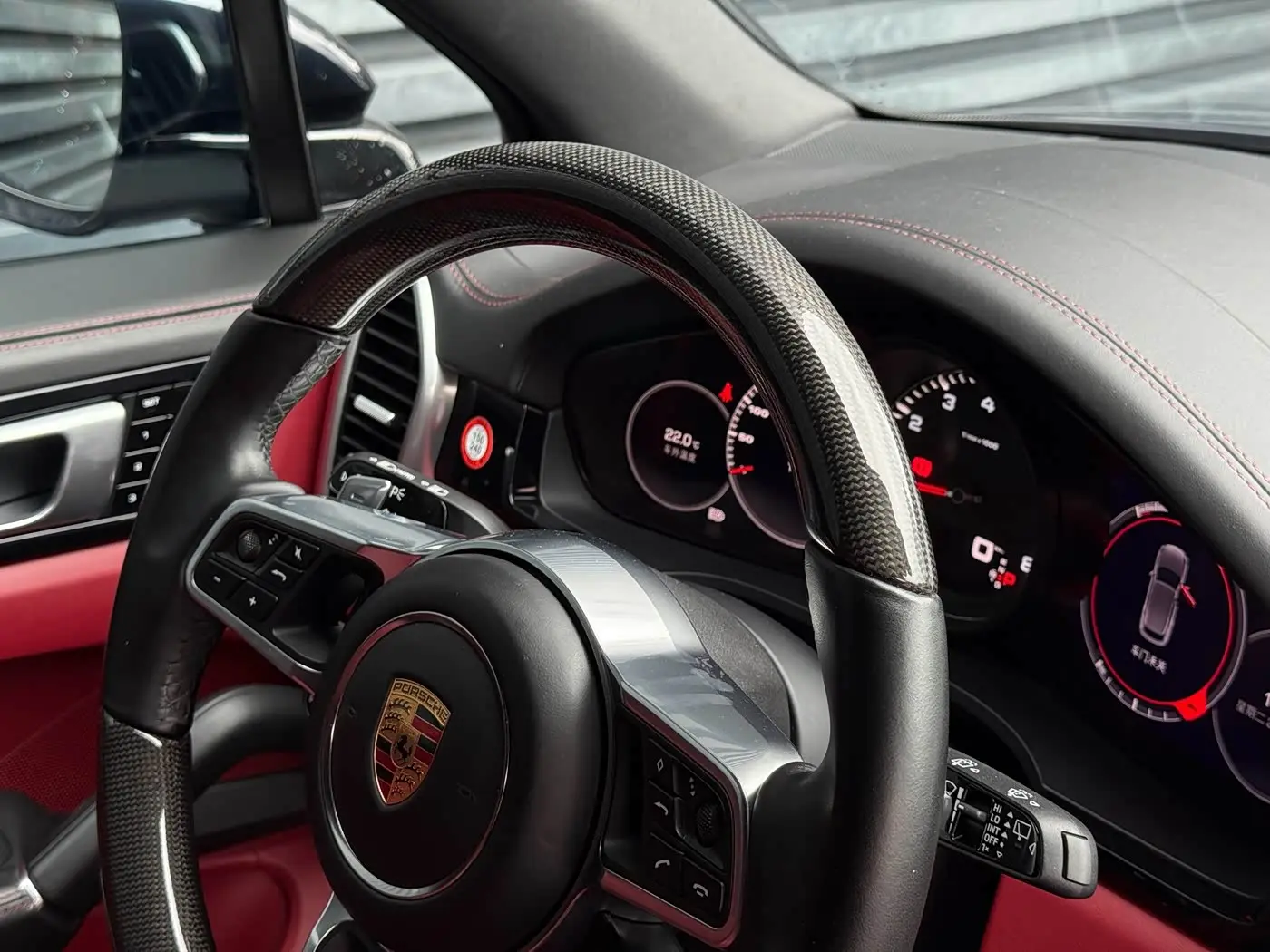 Porsche Cayenne 2021 — Фото 11/20