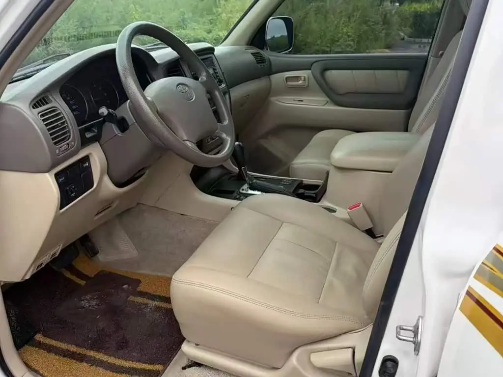 Toyota Land Cruiser 2006 — Photo 13/18