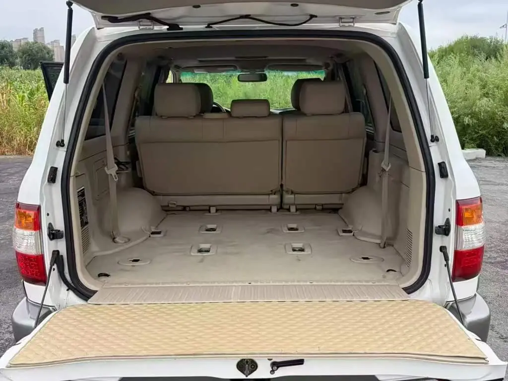 Toyota Land Cruiser 2006 — Photo 17/18