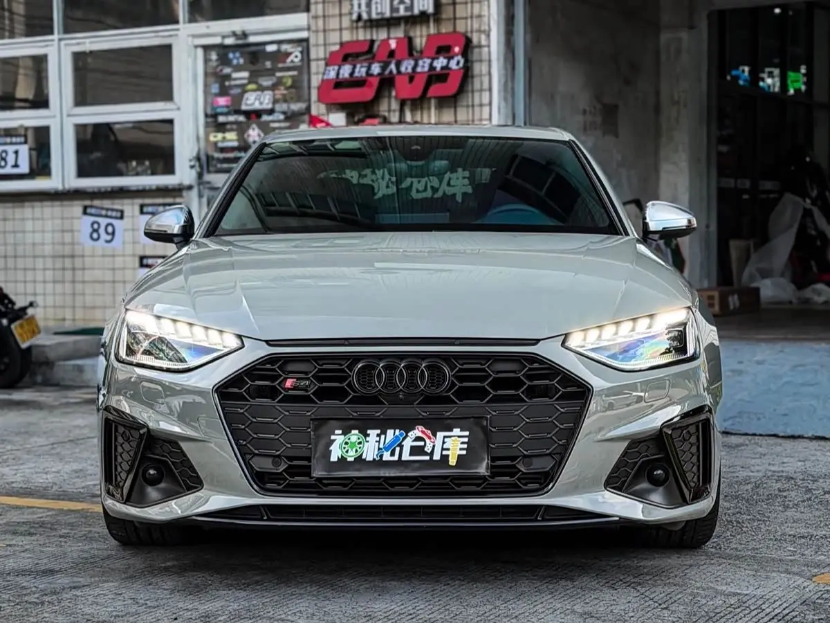 Audi S4 2023 — Фото 2/9