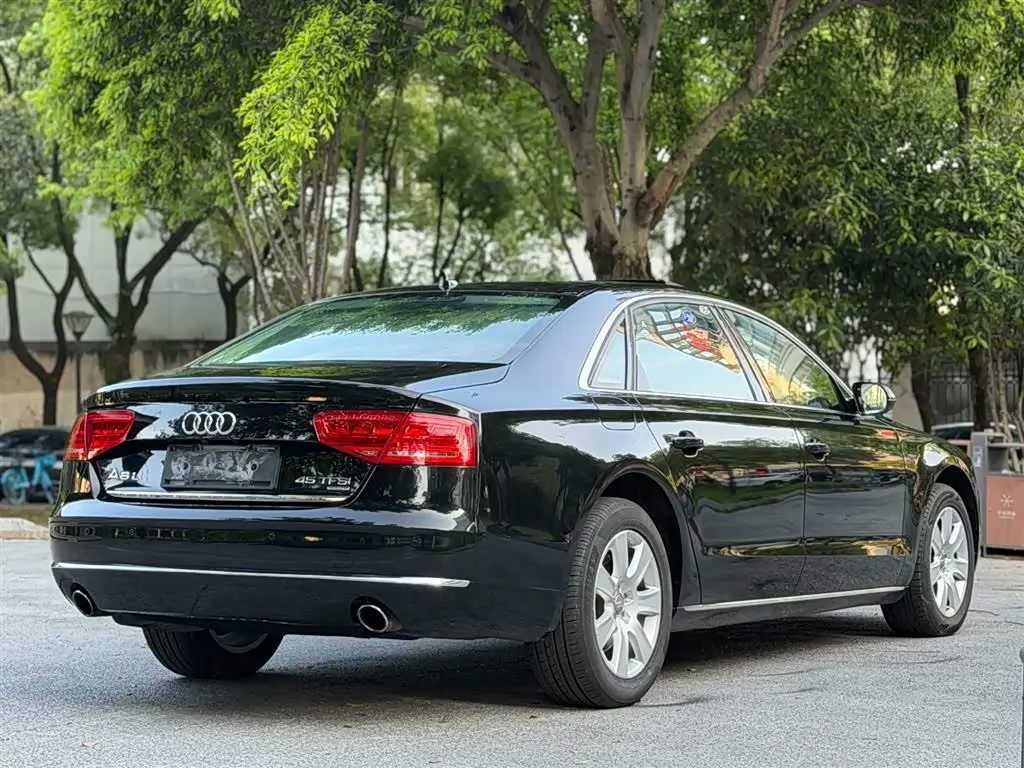 Audi A8 2013 — Фото 6/20