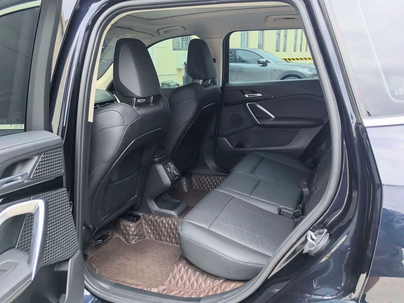 BMW X1 2023 — Photo 5/12