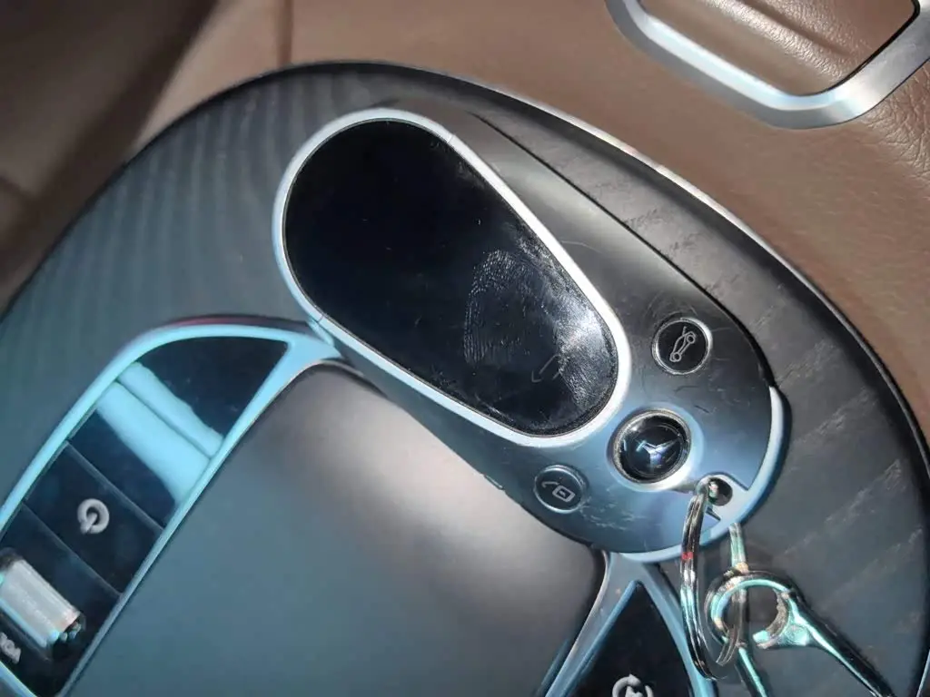 Mercedes-Benz E-Class 2023 — Photo 11/20