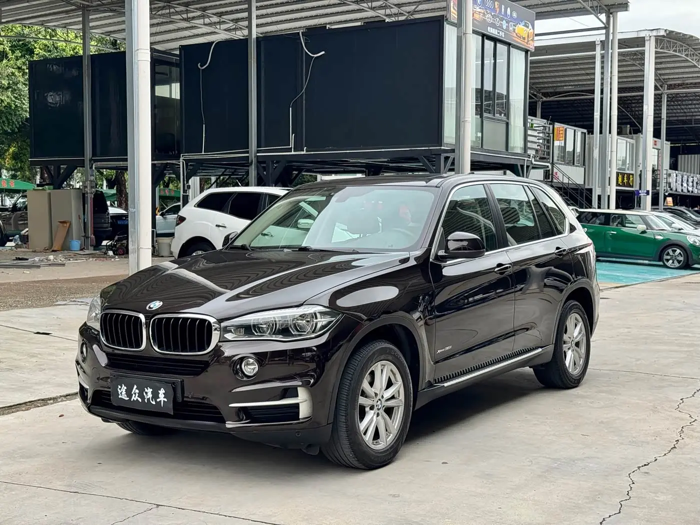 BMW X5 2018 — Фото 1/20