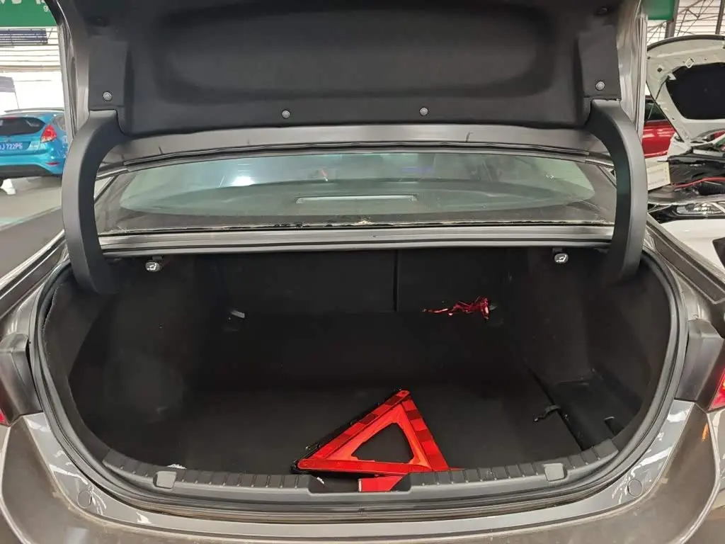 Mazda Mazda3 Axela 2022 — Photo 14/20