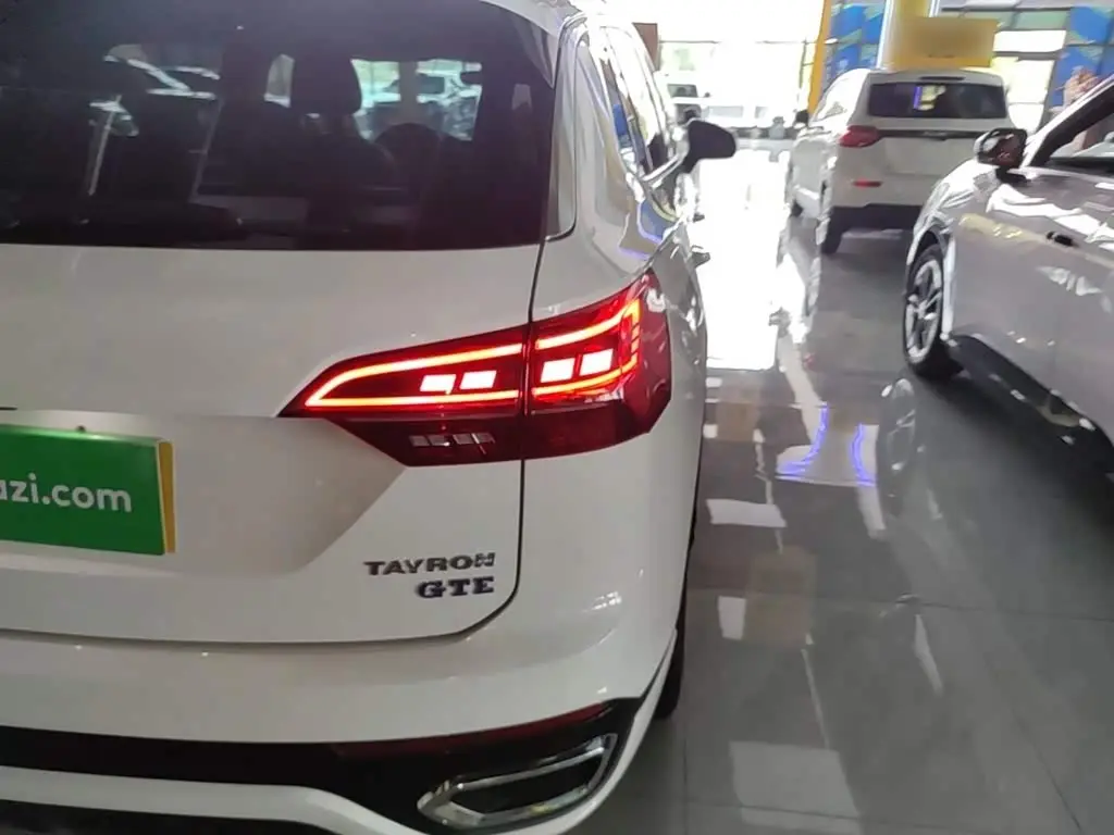Volkswagen Tayron GTE Plug-in Hybrid 2021 — Şəkil 8/20
