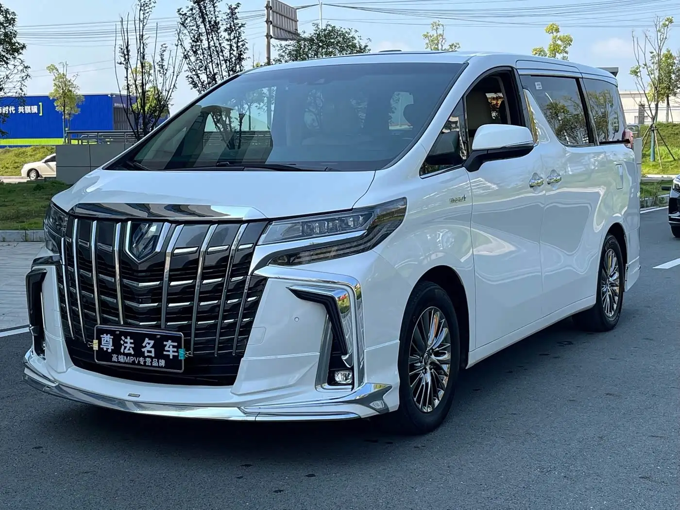 Toyota Alphard, 2022