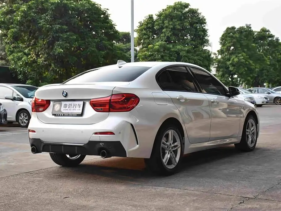 BMW 1 Series 2022 — Photo 16/20