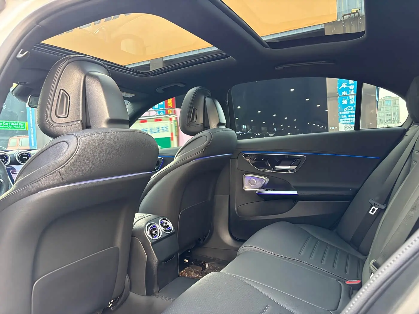 Mercedes-Benz C-Class 2025 — Фото 13/19