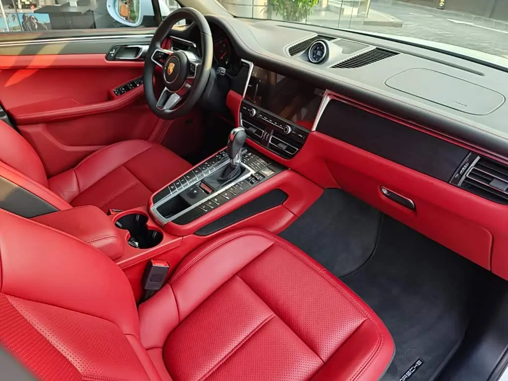 Porsche Macan 2021 — Photo 19/20