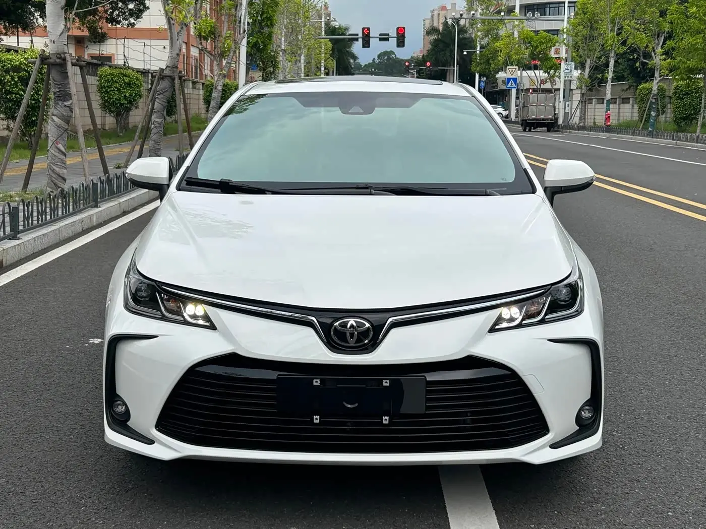 Toyota Corolla 2025 — Фото 2/9