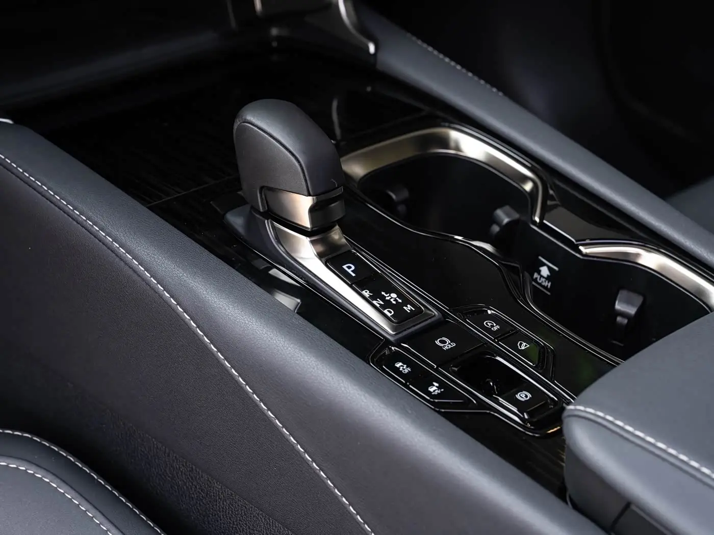 Lexus RX 2025 — Photo 15/20