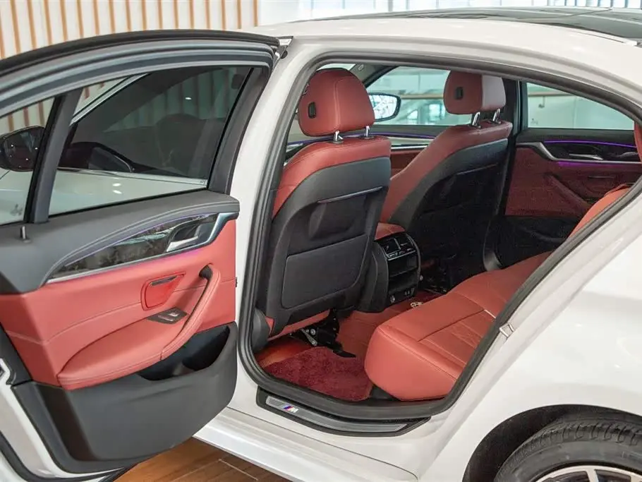 BMW 5 Series 2021 — Photo 16/20