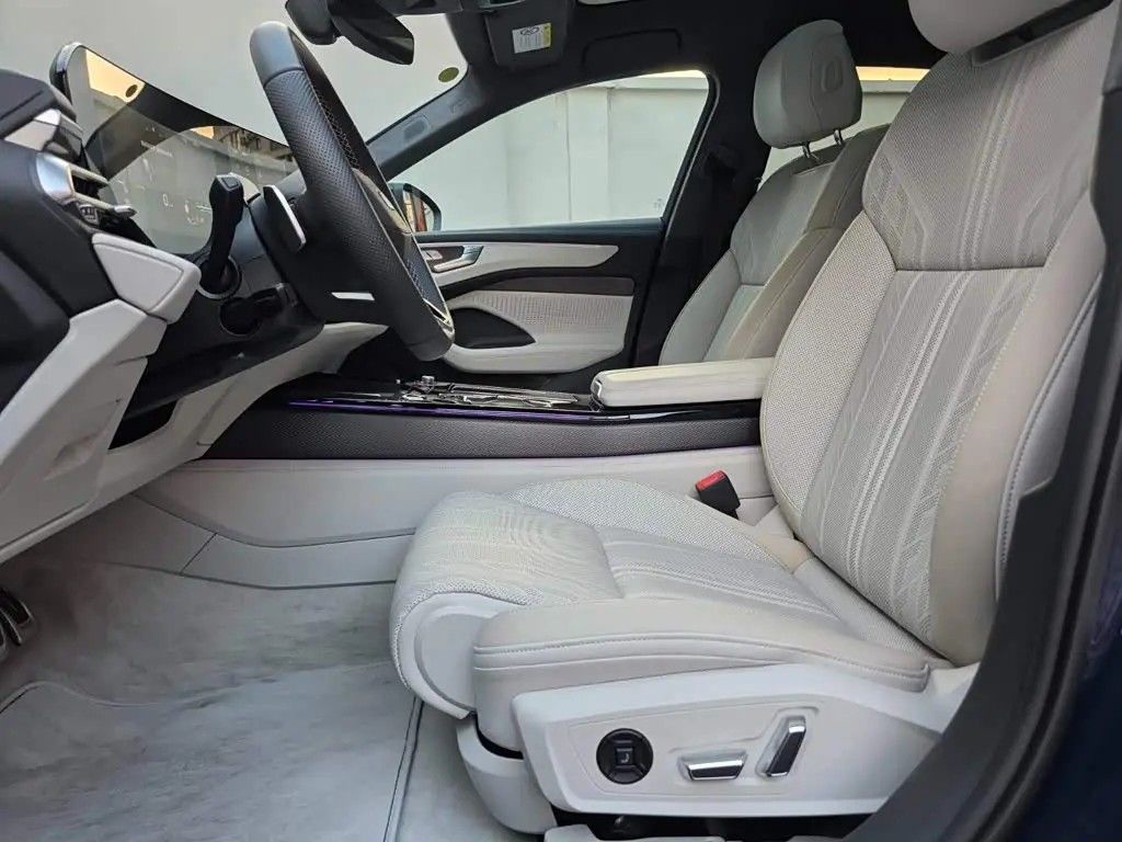 Audi A6L 2026 — Photo 8/16