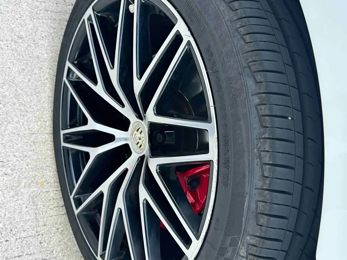 Porsche Macan 2022 — Фото 10/10