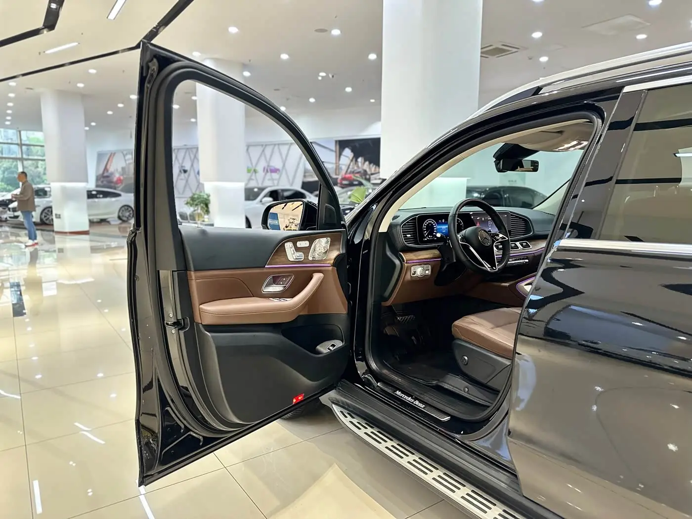 Mercedes-Benz GLE 2024 — Photo 10/16