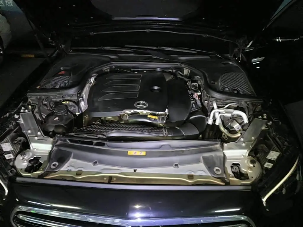 Mercedes-Benz E-Class 2023 — Photo 9/15