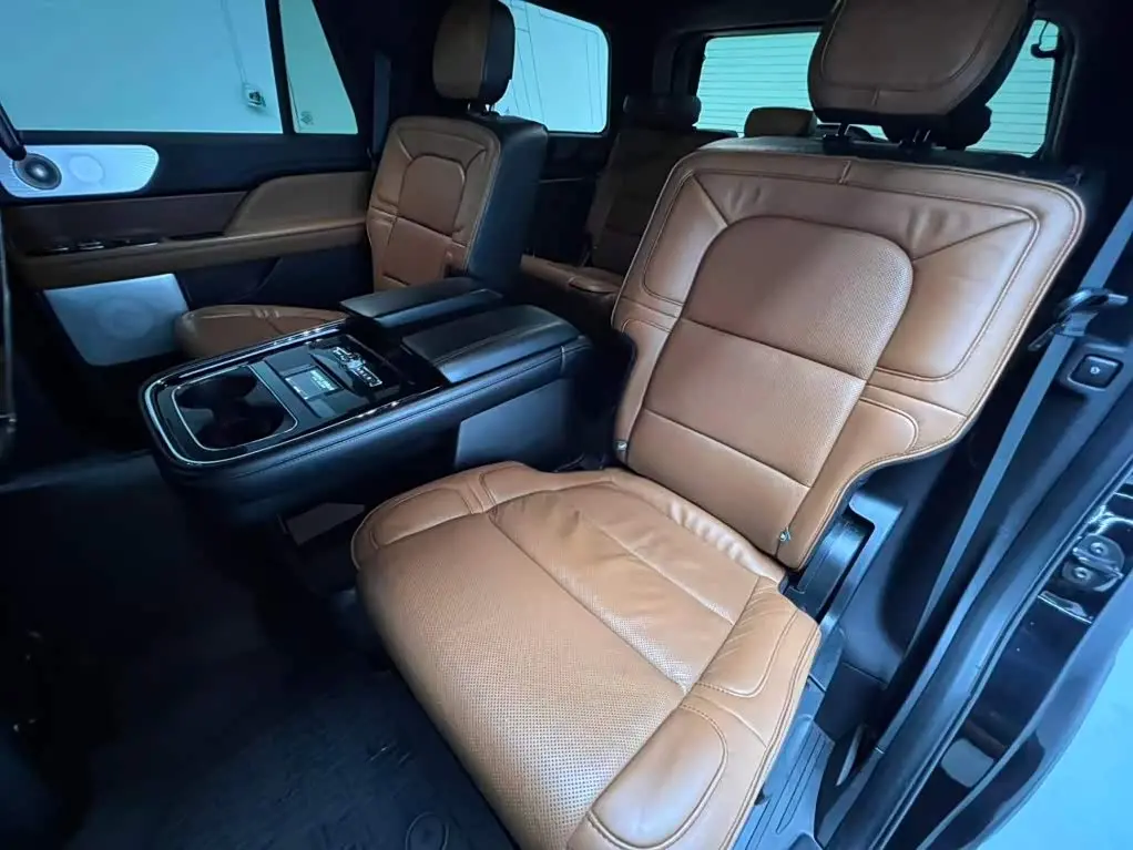 Lincoln Navigator 2018 — Photo 13/20
