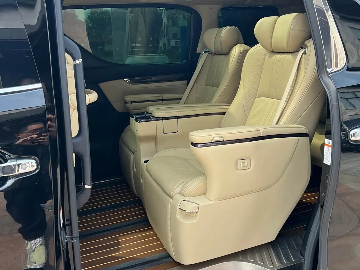 Toyota Alphard 2020 — Photo 14/20