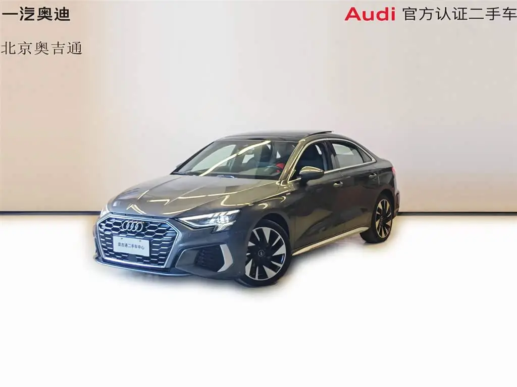 Audi A3 2023 — Фото 1/19