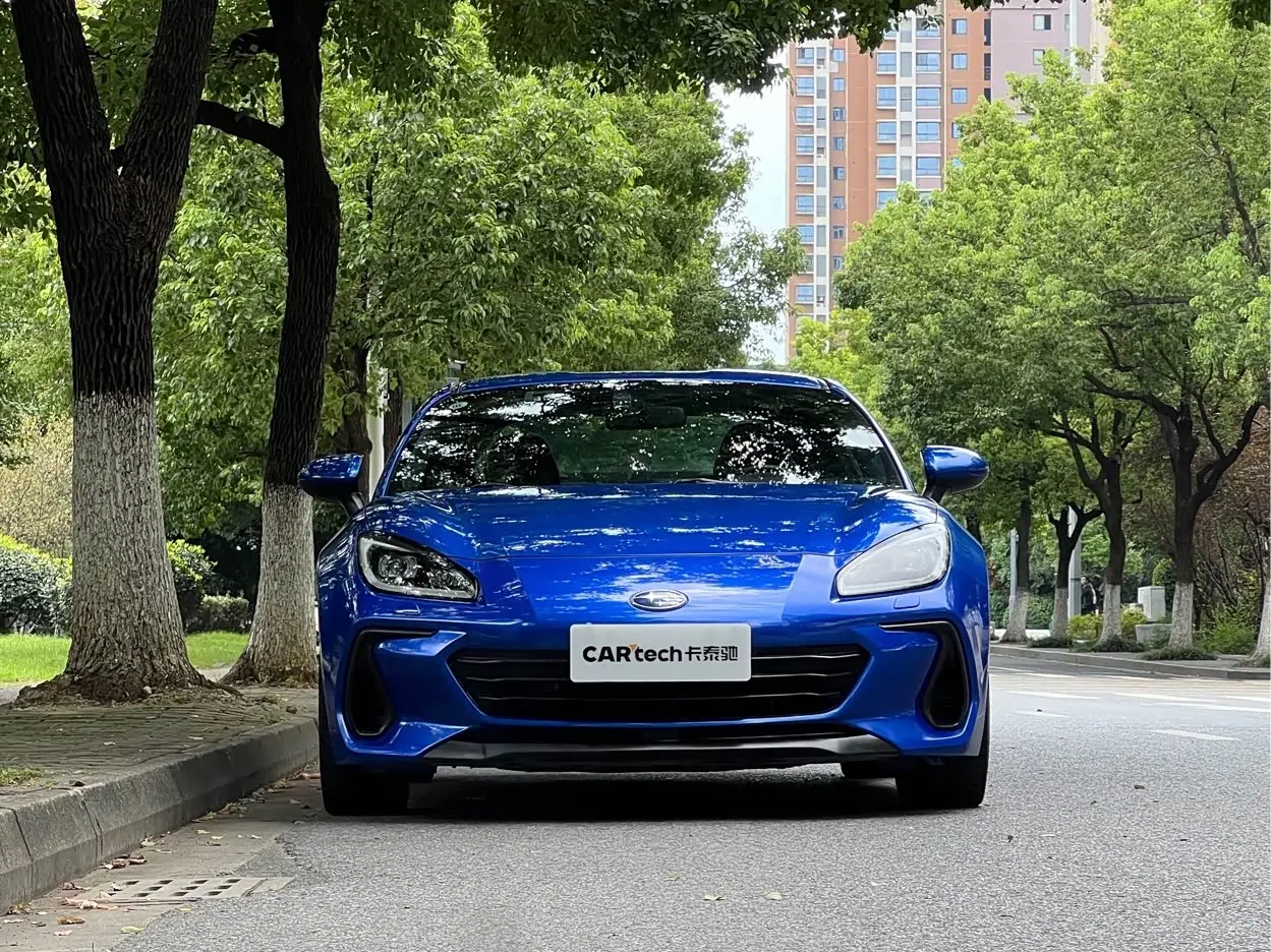 Subaru BRZ 2022 — Photo 2/17