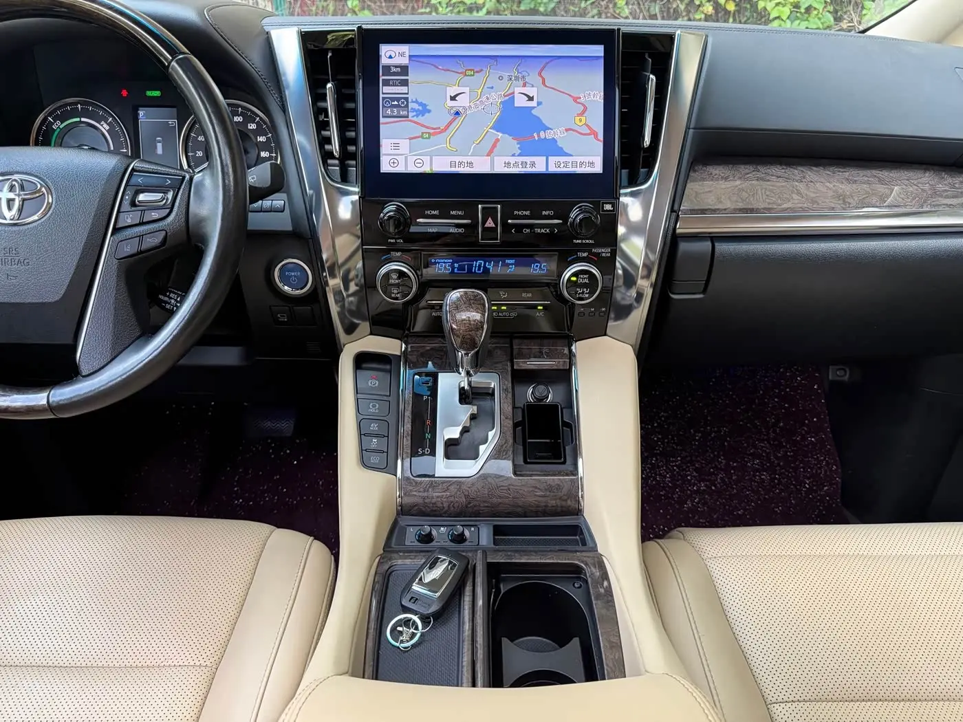 Toyota Vellfire 2022 — Photo 5/11