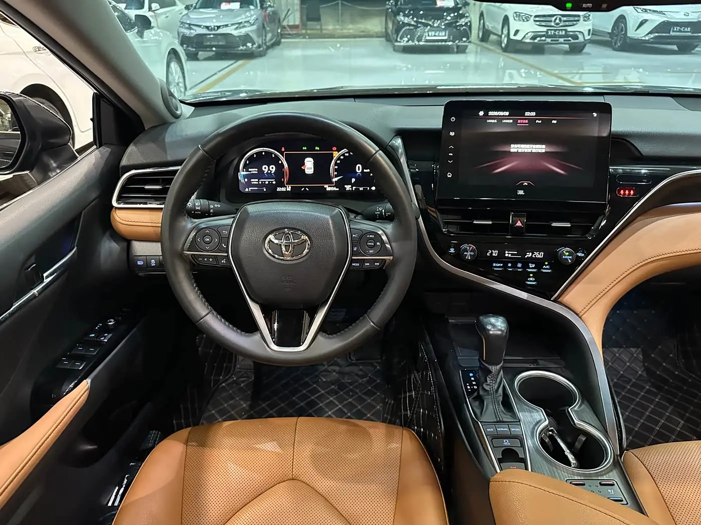 Toyota Camry 2021 — Фото 7/18