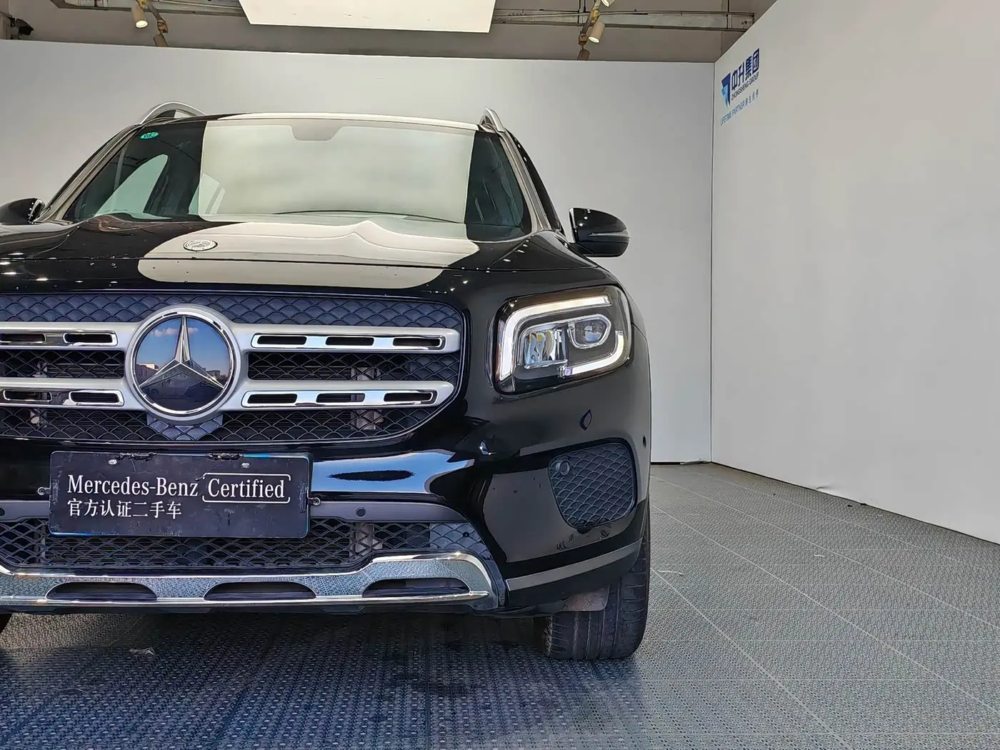 Mercedes-Benz GLB 2023 — Фото 18/19