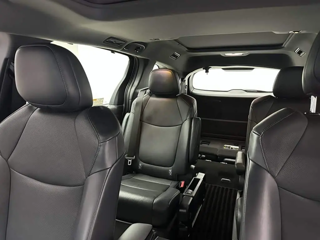Toyota Granvia 2025 — Photo 13/20