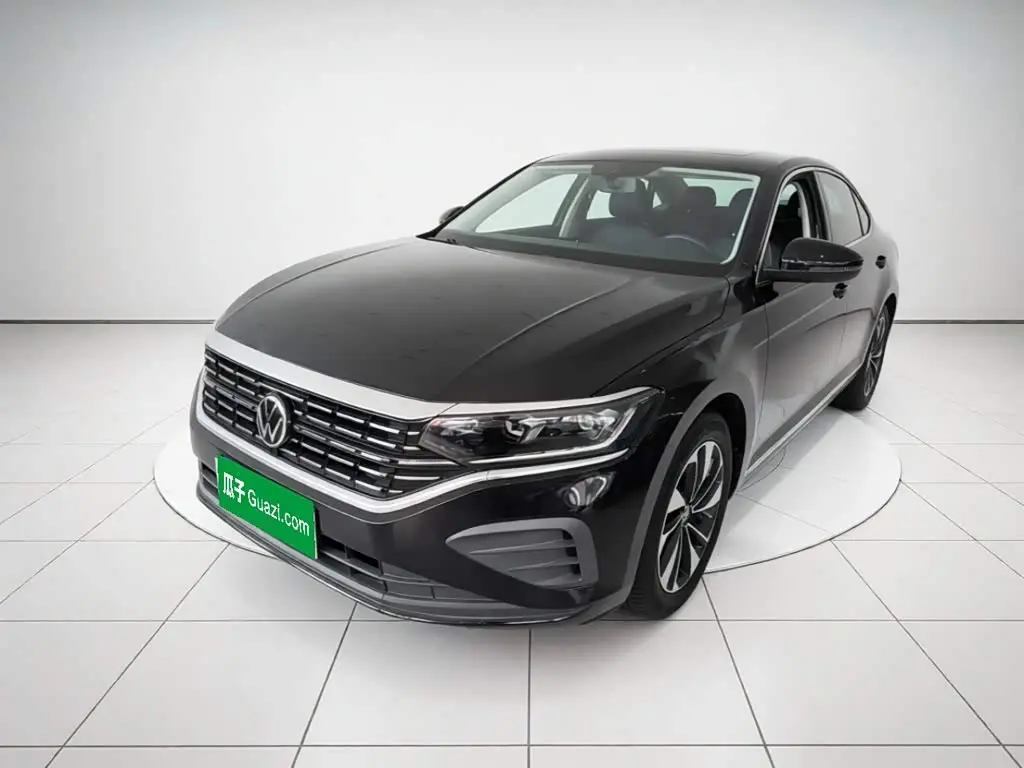 Volkswagen Passat 2025 — Photo 1/20
