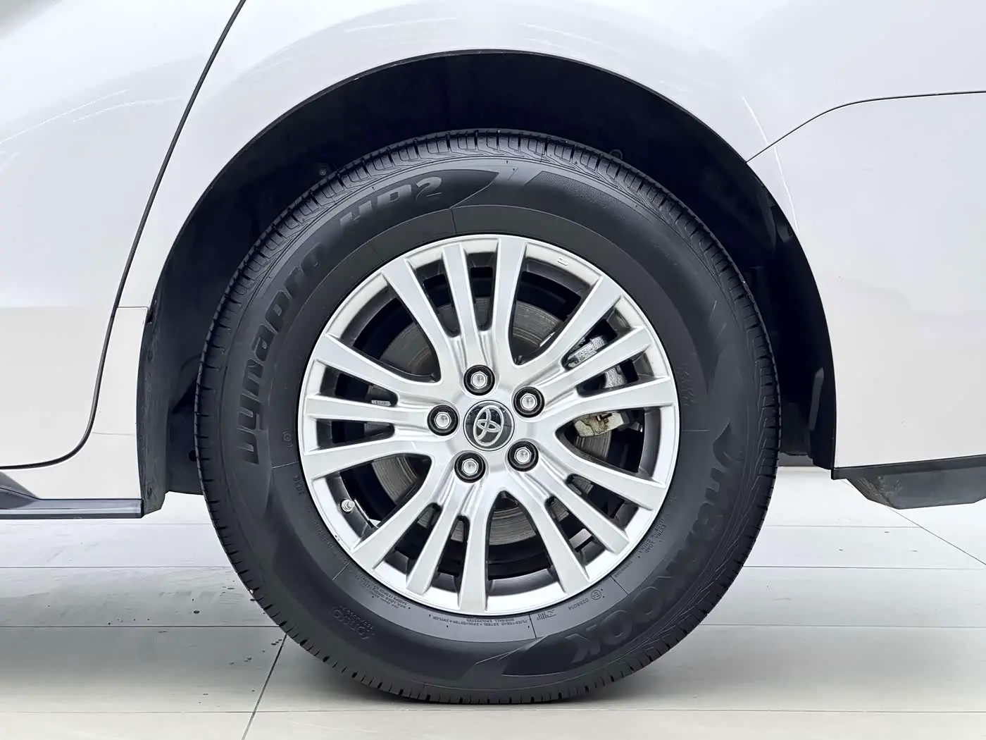 Toyota Sienna 2022 — Photo 6/17