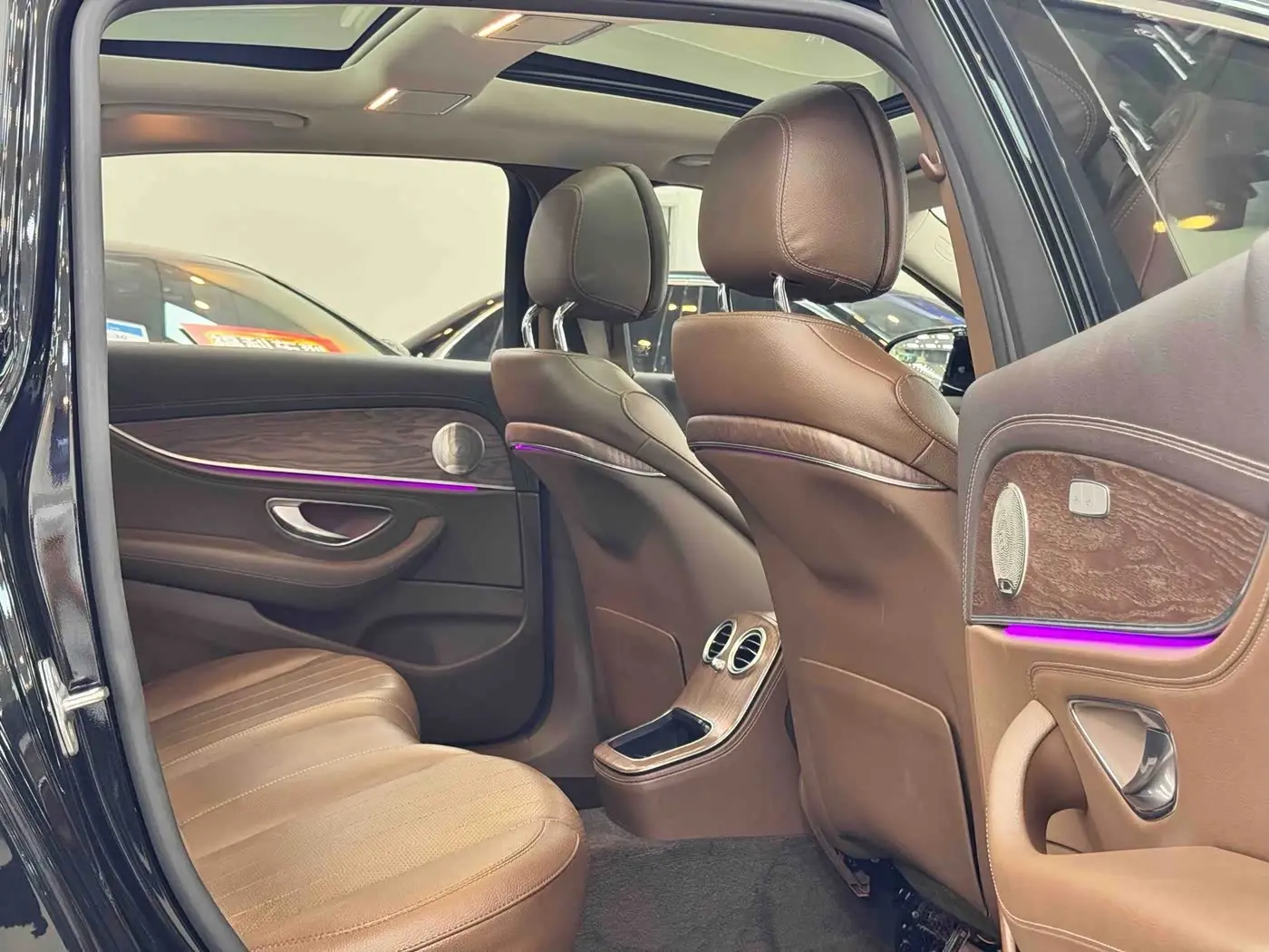Mercedes-Benz E-Class 2022 — Фото 18/20