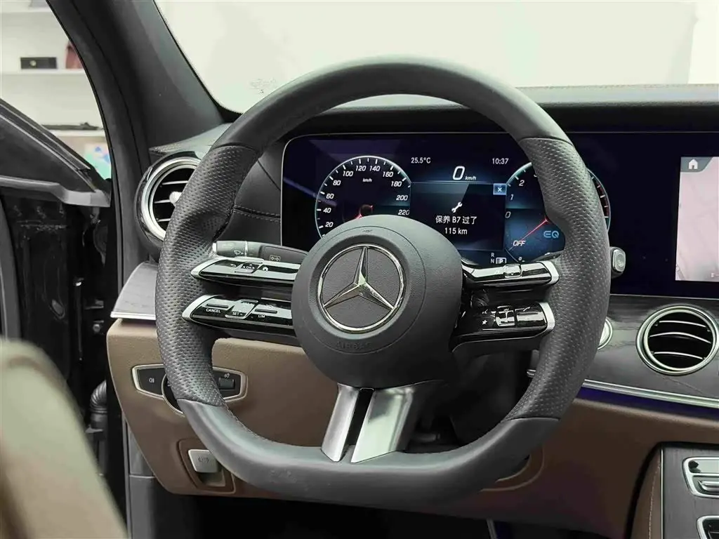Mercedes-Benz E-Class New Energy 2022 — Фото 11/18