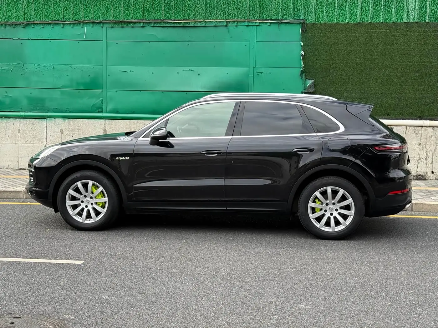 Porsche Cayenne New Energy 2019 — Photo 7/14