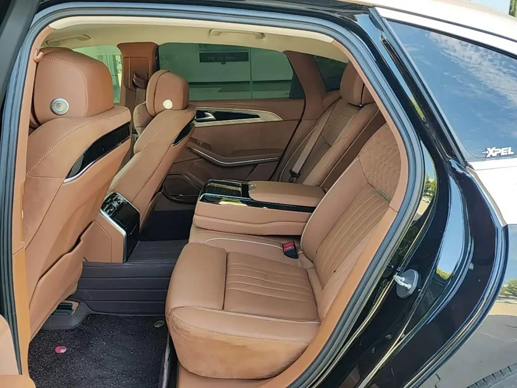 Hongqi H9 2023 — ფოტო 17/20