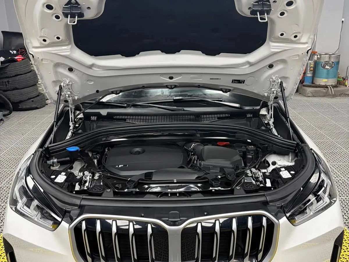 BMW X1 2023 — Photo 8/20