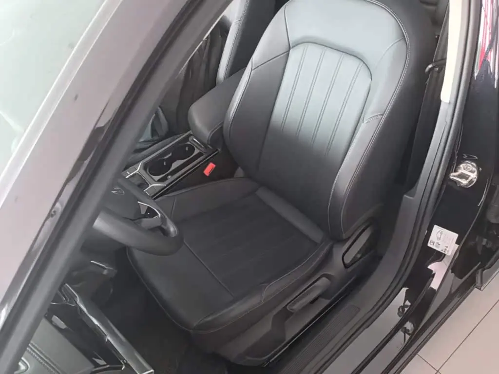 Volkswagen Passat 2025 — Photo 15/20