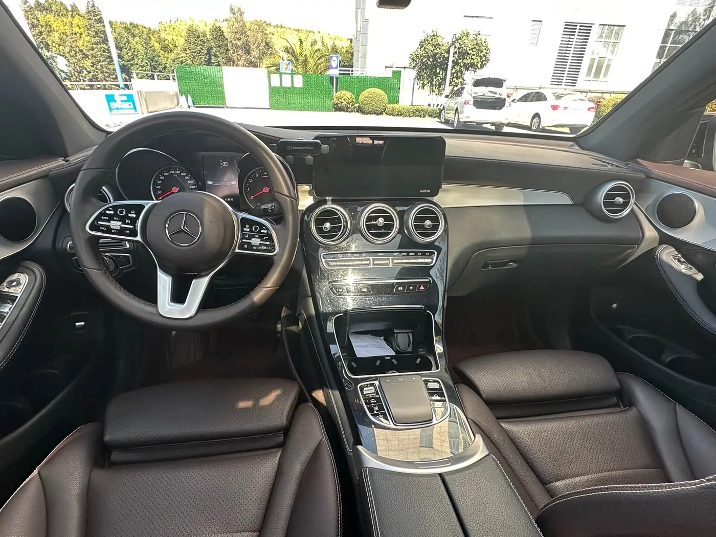 Mercedes-Benz GLC 2020 — Photo 9/12