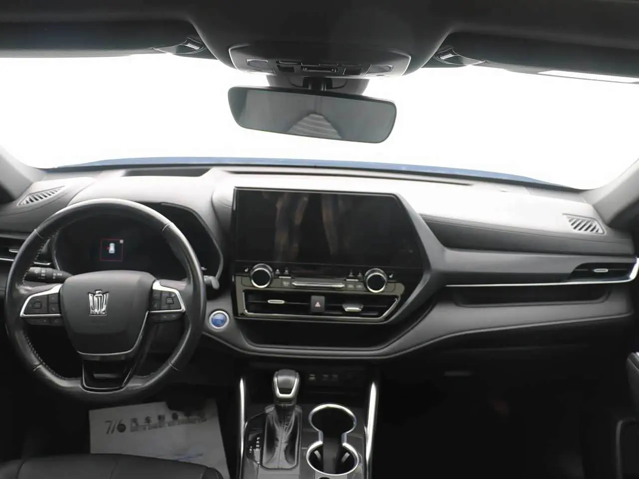 Toyota Crown Kluger 2021 — Photo 8/16