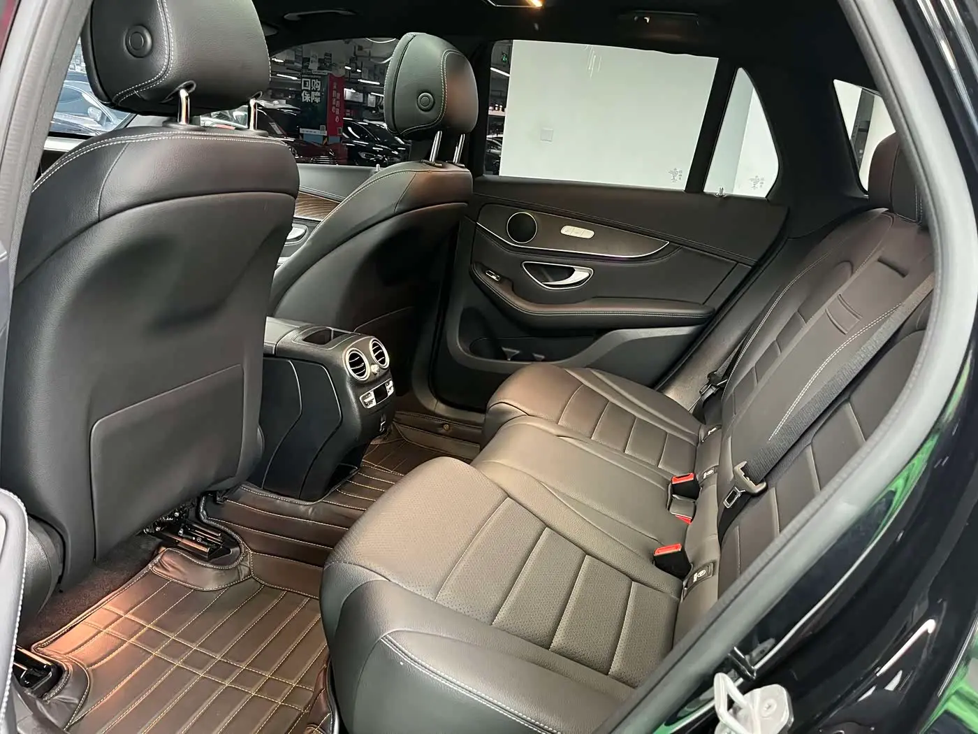 Mercedes-Benz GLC 2020 — Photo 19/20
